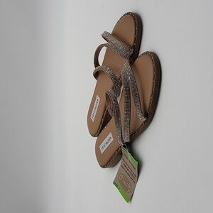 42- Steve Madden Slip-On 3 Band Women's Sandals Size 7 Made In Brazil NWT